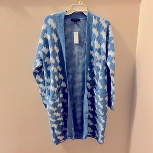 Ann Taylor NWT Size S long sweater. Great condition!!